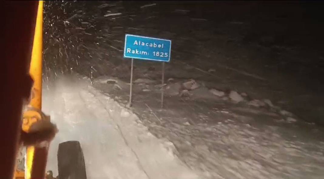 Mart kapıdan baktırdı, Alacabel karla kaplandı 7